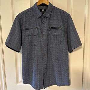 Rock & Republic Men's Size Large Short Sleeve Button Up Shirt Blue Zippers